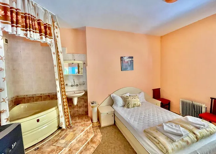 Jackie House Konukevi 4*