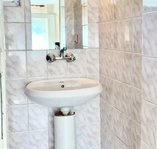 Konukevi Jackie House 4*